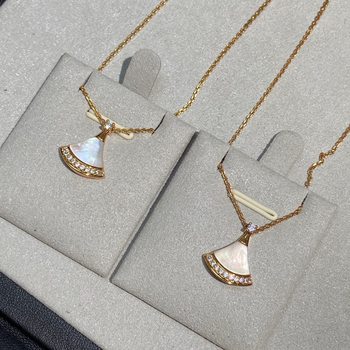 V gold CNC carved small skirt non-fading Jewelry necklace 18K rose gold fan-shaped red agate necklace pendant for women