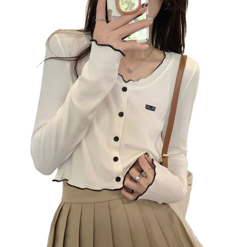 Slim Fit Gray Knitted Cardigan for Women Short Length Lightweight Design Casual Spring Autumn Wear