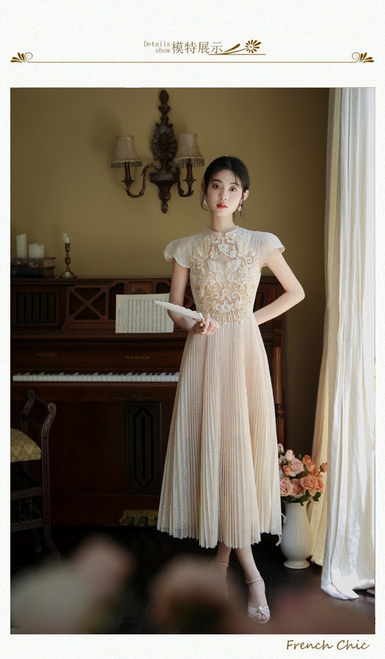 Váy liền thân Nữ Tay Ngắn Thêu Họa Tiết, Thiết Kế Xếp Ly Dáng Dài Màu Be chi tiết 5