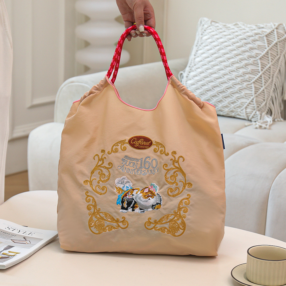 ベージュ・ノーブルキャット