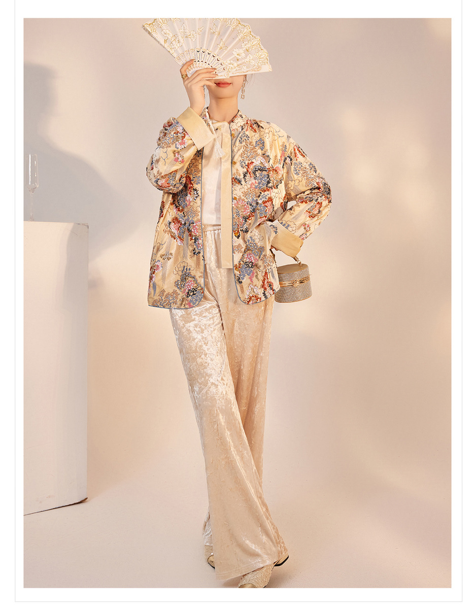 Áo khoác nữ dáng suông thêu hoa đính sequin cổ đứng dài tay — Đặt hàng màu trà sữa (giao hàng trong ngày), Đơn hàng trà sữa (giao hàng trong 7 ngày), Màu trà sữa bằng cotton (giao hàng trong ngày), Trà sữa màu plus cotton (giao hàng trong 7 ngày)