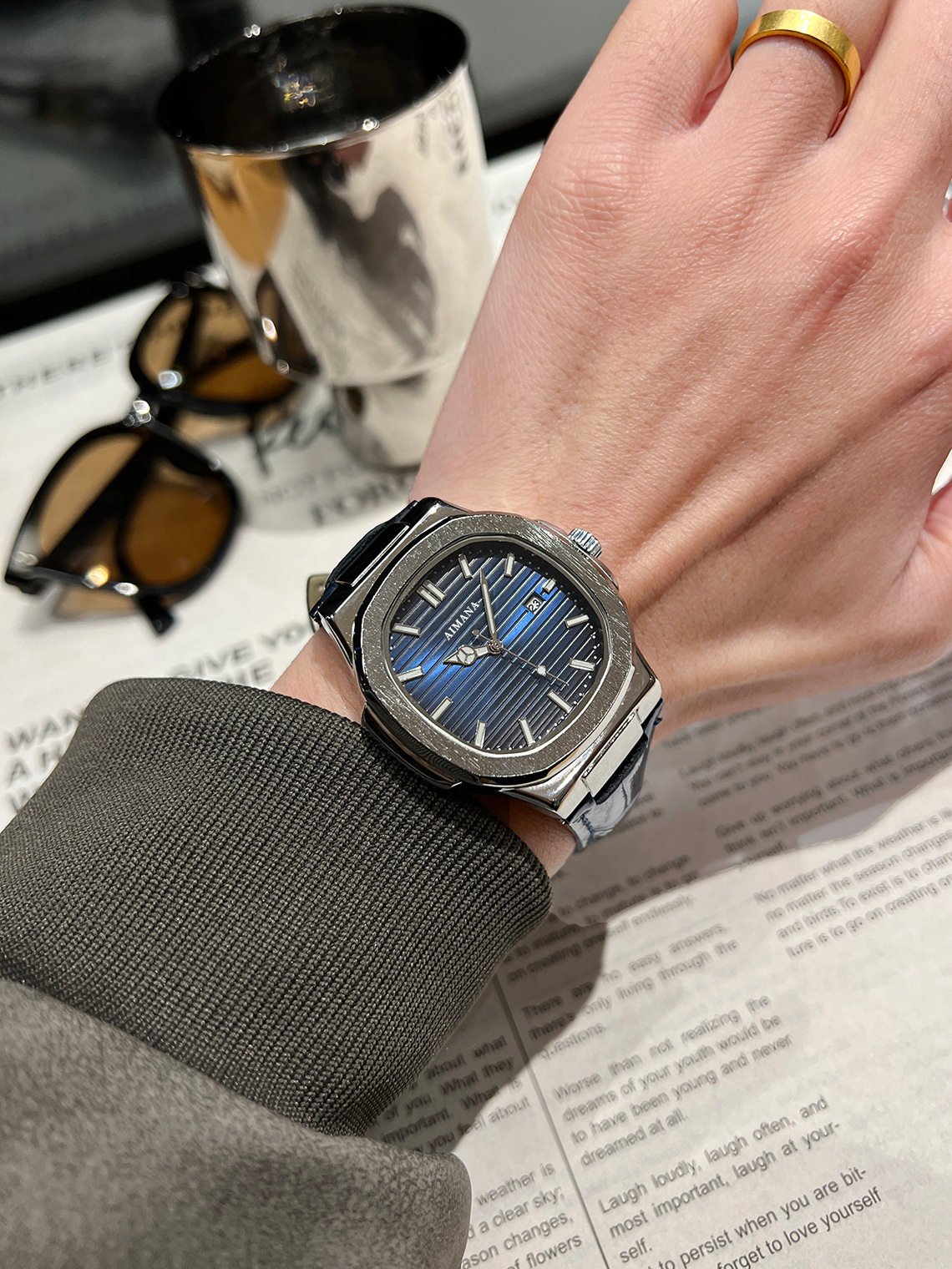 O1CN01vuE6Hg1Z6v5DFLjtO !!2219695973146 0 cib