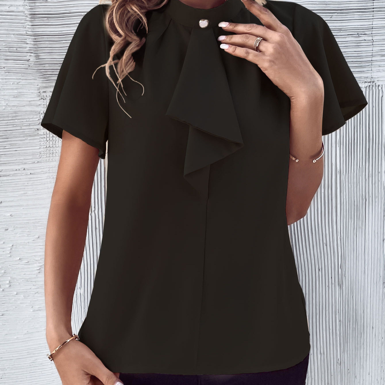Summer Womens Short Sleeve Top Fashionable and Versatile with Bow Detail Casual Wear Wholesale Available