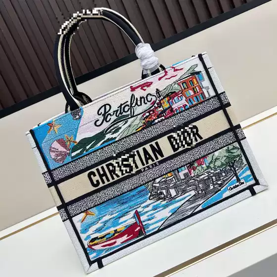 New D Brand Canvas Tote Bag with Monogram Embroidery, Horizontal Diamond Pattern, Princess Diana Montaigne Toujours Versatile Bag