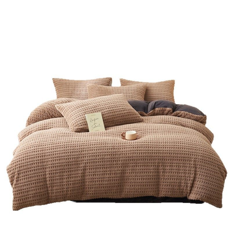 New Style Tahu Feng Four-Piece Set, Milk Velvet Bed Sheet and Duvet Cover, Thickened and Warm Coral Velvet Three-Piece Bed Set, Flannel