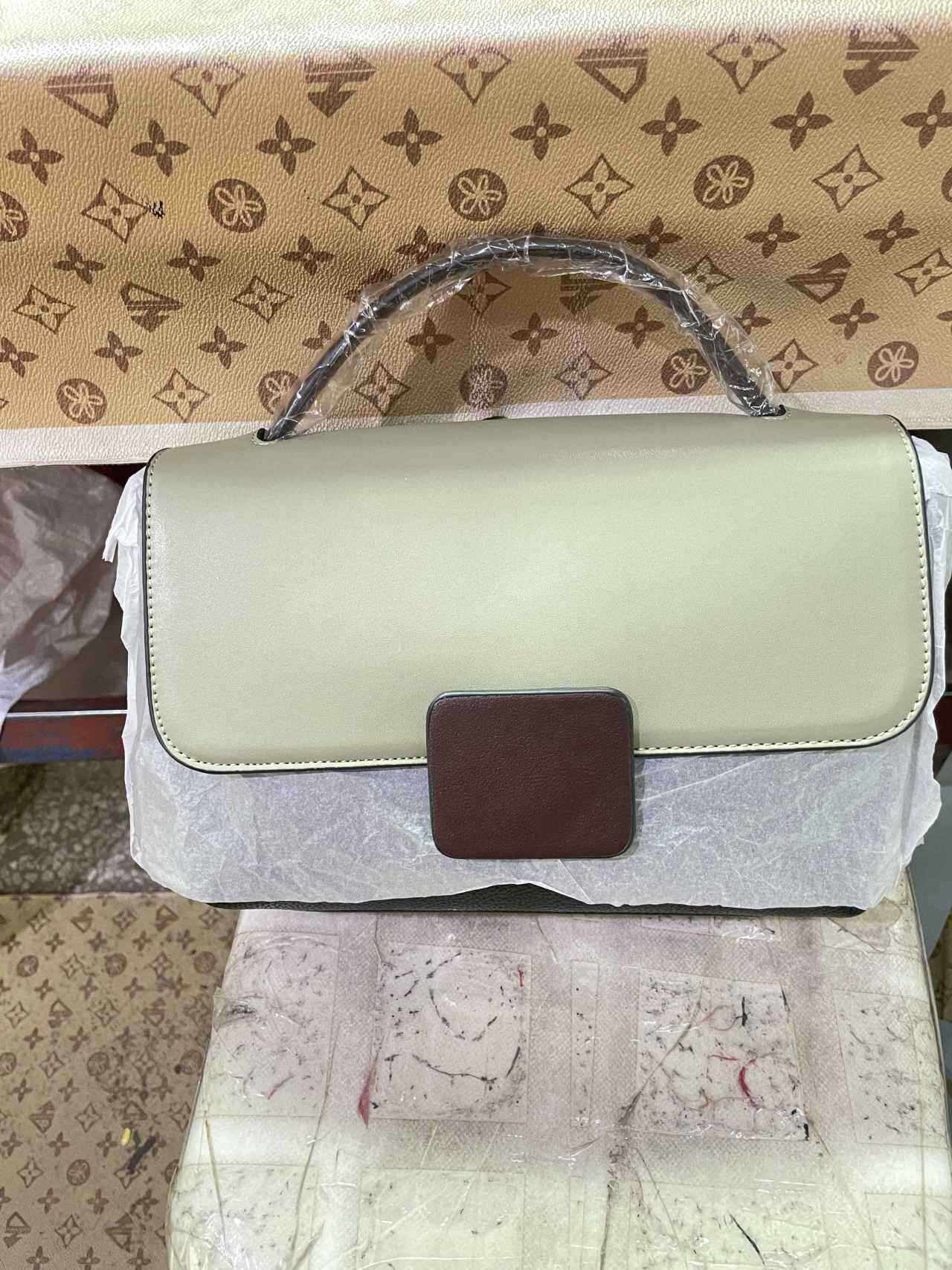 Màu xanh lục Xám