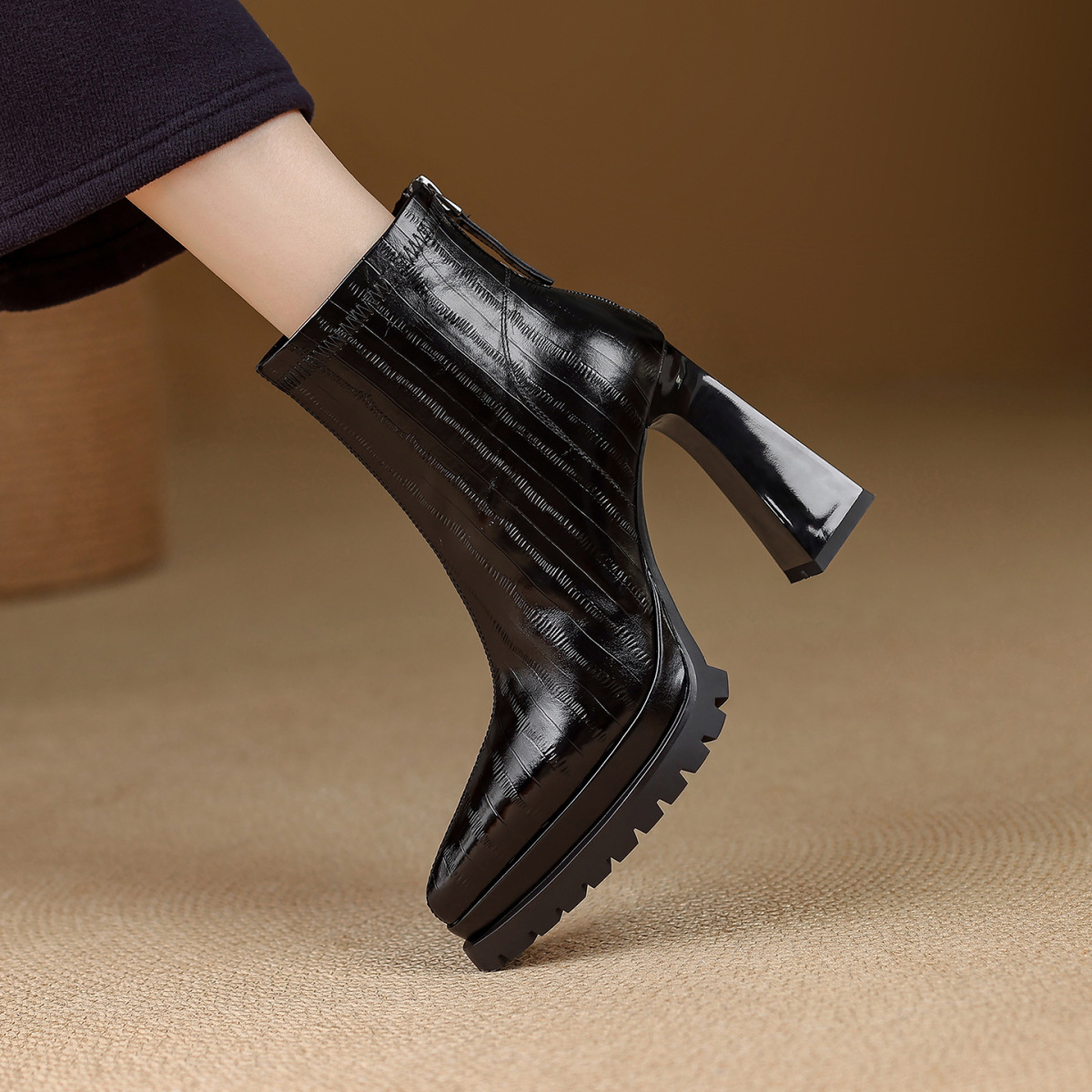 Boot nữ cao gót 10cm mũi nhọn da thật, cổ thấp gót vuông khóa kéo sau — Bảng màu nâu, Màu đen bên trong, Màu nâu., Trong danh sách đen