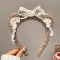H33 Brown Bow