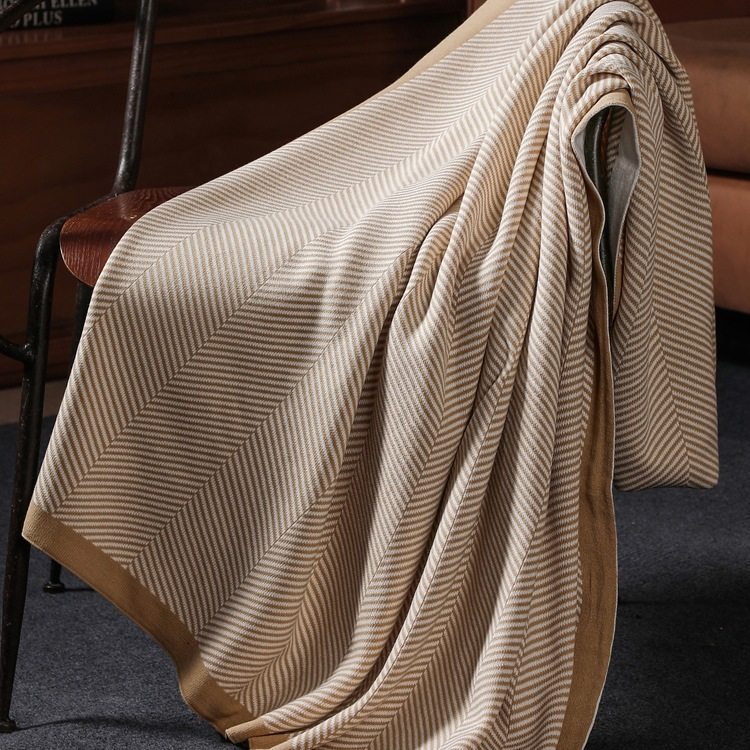 Knitted Light Luxury Aircraft First Class Aviation Blanket Air Conditioning Blanket Office Sofa Nap Blanket Cover Blanket Car Blanket