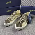 Gray yellow old