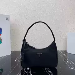 Prada Underarm Bag Hobo Kendall Jenner Style Baguette Bag New Nylon Handbag High-End Niche Waterproof Vintage