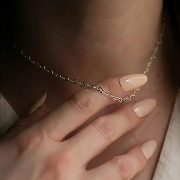 European and American cross-border jewelry fashion fashion stainless steel heart-shaped necklace simple accessories clavicle chain women