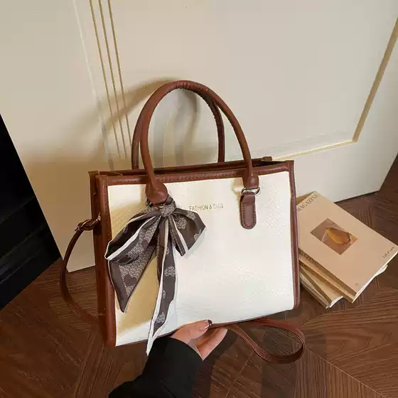 Trendy Color-Blocked Silk Scarf Handbag 2026 New Style Fashionable Commuter Simple Shoulder Bag with Color-Blocking Texture and Stylish Crossbody Bag