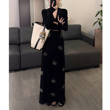 2025 Spring and Autumn Korean Style Tight-Fitting V Neck Long-Sleeved Bottoming Top + High-Waisted Printed Versatile Skirt Fashion Two-Piece Set