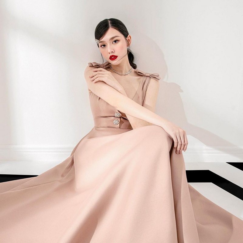 Đầm maxi nữ thắt eo cổ chữ V tay ngắn họa tiết satin — Satin (màu họa tiết) chi tiết 4