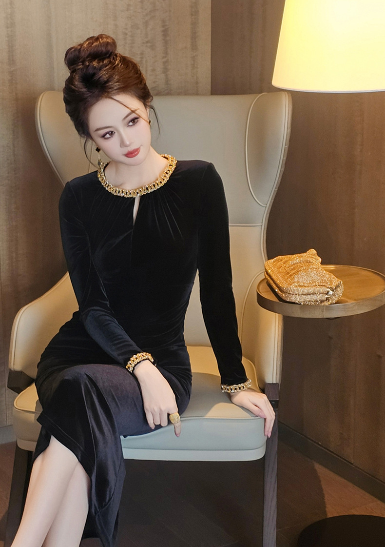 Đầm nữ nhung cổ tròn đính đá khoét lỗ dáng ôm body — Màu đen, Màu tím
