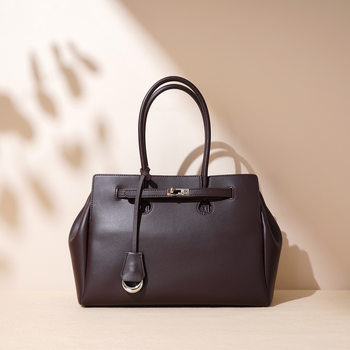 Women's 2025 New Tote Briefcase Large Capacity Tote Bag Portable Leather Commuter All-match Niche Women's Bag