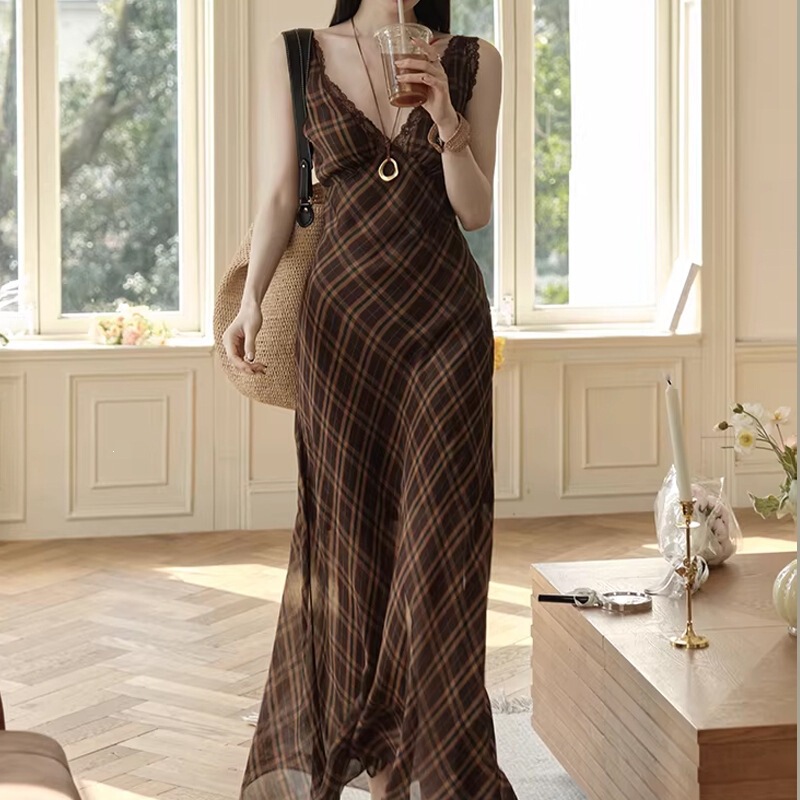 Đầm dây hai quai cổ chữ V họa tiết hoa nhí phong cách thanh lịch đi biển — 【Họa tiết hoa nhí nền đỏ】, 【Họa tiết hoa nhí nền vàng】, 【Họa tiết kẻ caro】