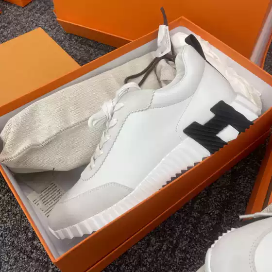 High-End Cross-Border H Brand Casual Sports Shoes for Women 2026 Spring New Thick-Soled Breathable Genuine Leather Couple Panda White Shoes