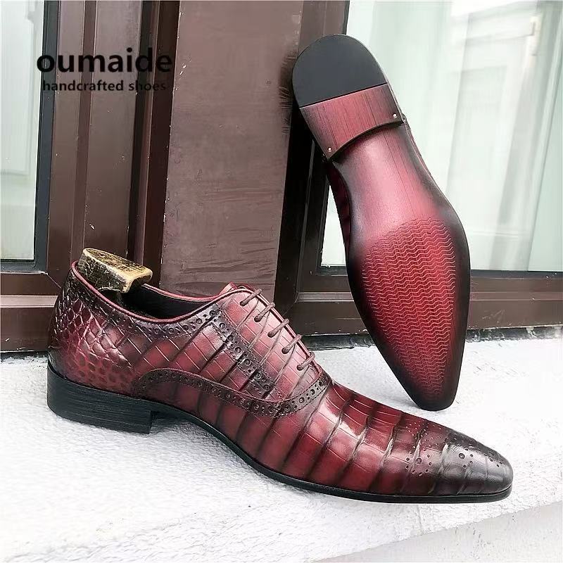 Giày Oxford nam da bò thật mũi nhọn dập nổi phong cách công sở — màu đen, Màu đỏ rượu