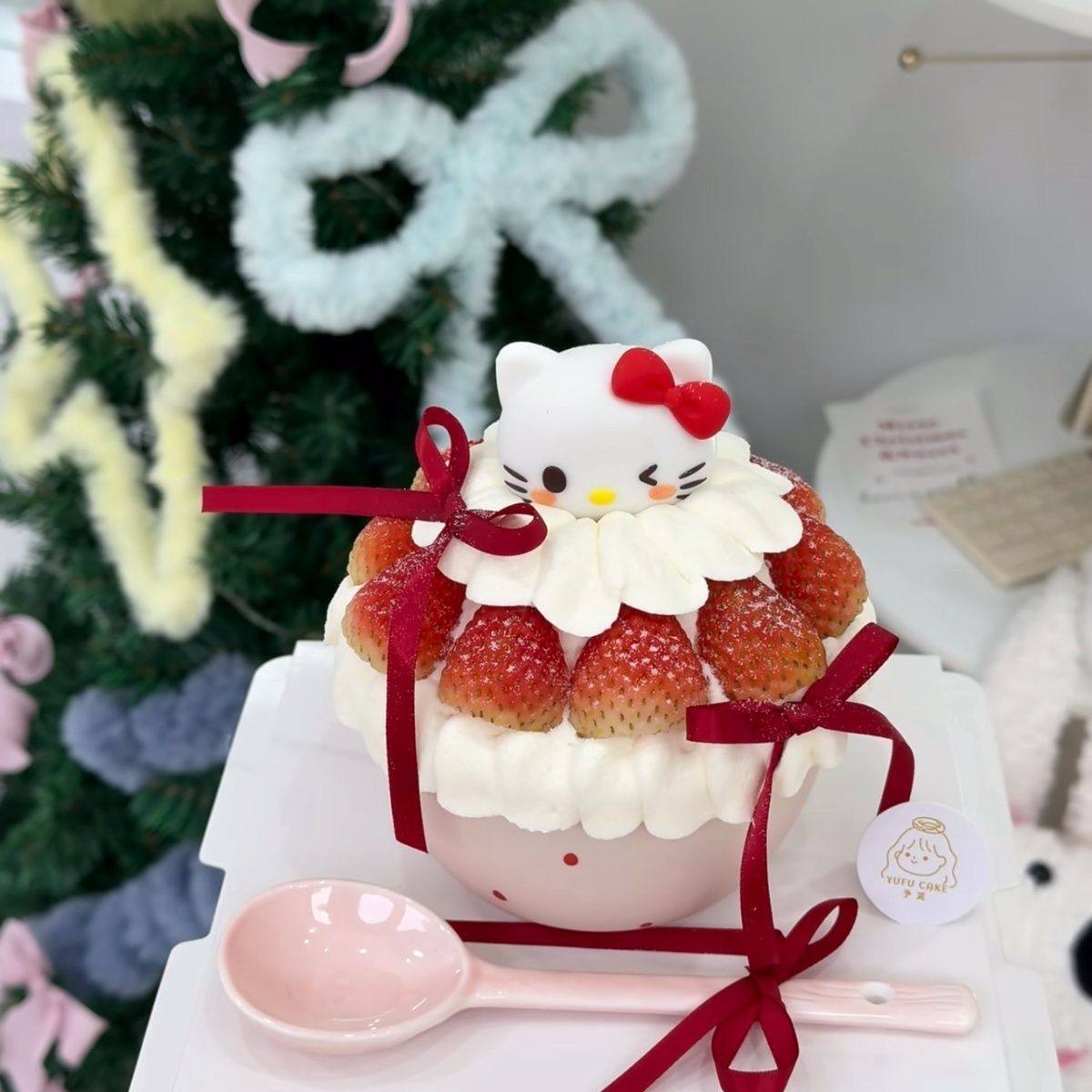 2026 Christmas Hellokitty Strawberry Bow Cake Bowl 4.5inch Creative Strawberry Decorated Cake Bowl