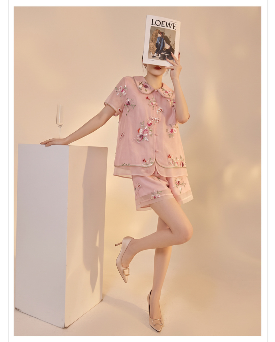 Bộ áo sơ mi không tay thêu họa tiết hoa và quần short dài, phong cách retro nghệ thuật — Quần short thêu hạt (giao hàng trong 7 ngày), Quần short thêu hạt (giao hàng trong ngày), Áo thêu hạt (giao hàng trong 7 ngày), Áo thêu hạt (giao hàng trong ngày)
