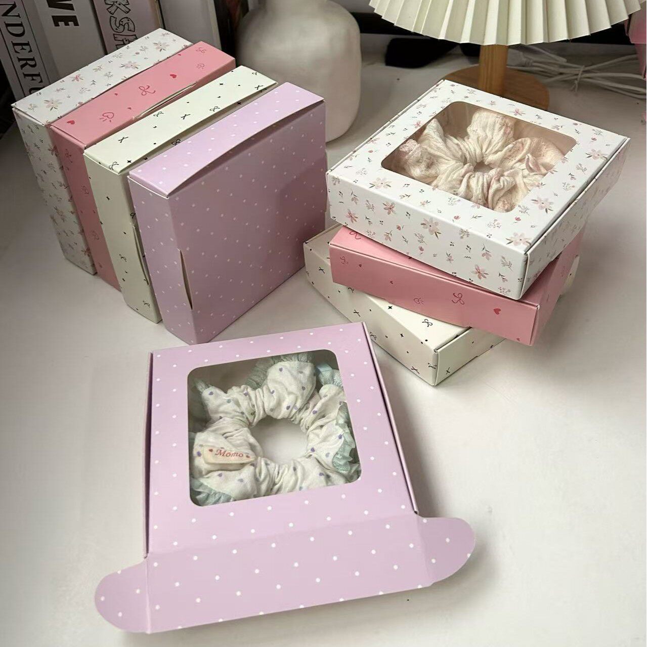 Ins Sausage Loop Hair Accessories Window Gift Box in stock Cute Jewelry Wear Armor Packaging Paper Box Transparent Flying Machine Box
