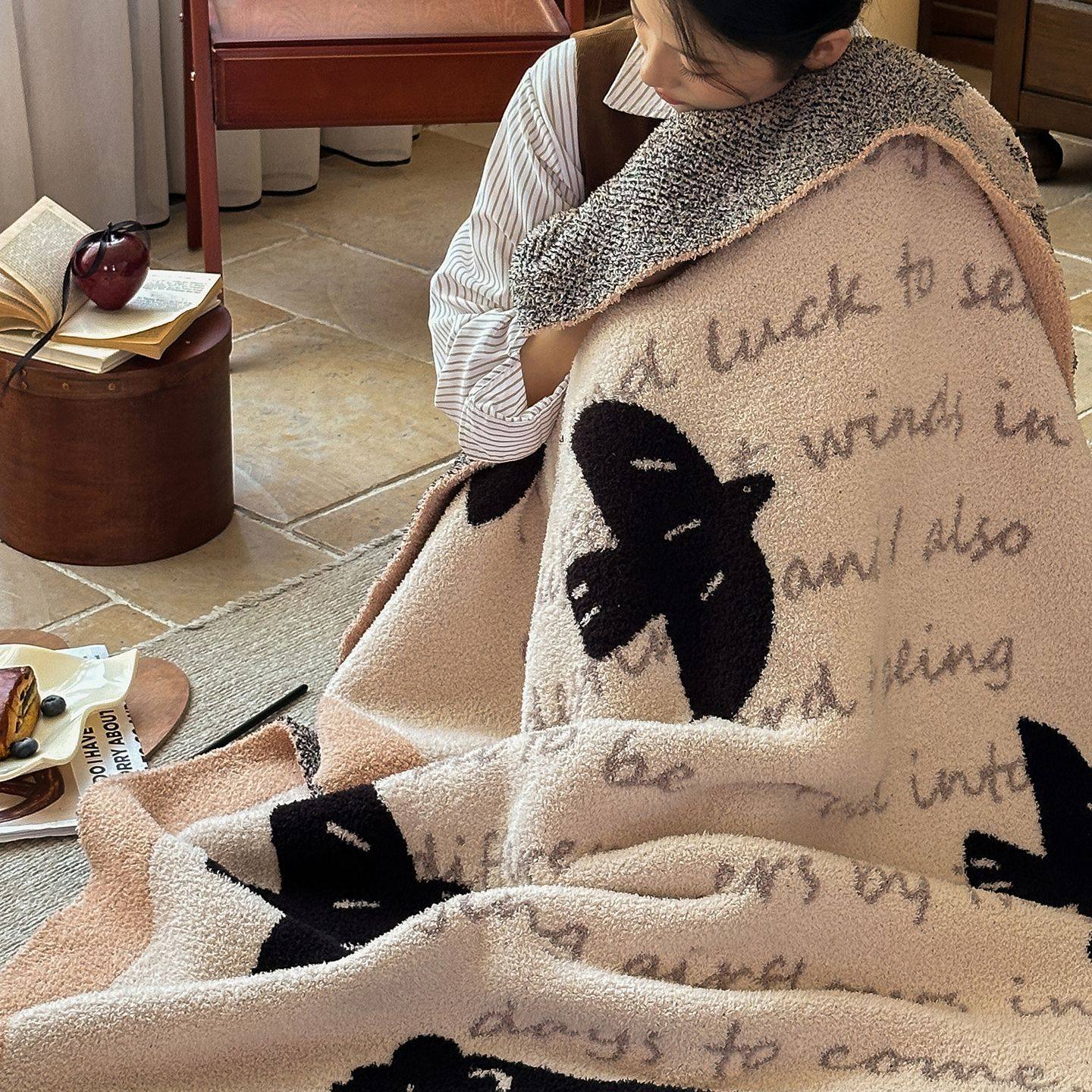 Class a Knitted Blanket Half Velvet Blanket Sofa Cover Blanket Leisure Office Nap Nap Blanket Decorative Warm Blanket