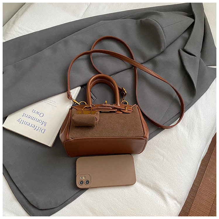 O1CN01wcf2wH2IRDN7OBAOK !!2207805539282 0 cib