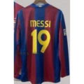0708 barcelona home jersey, number 19 with captain's armband