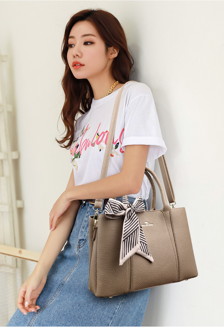Túi xách nữ quai đeo tote cỡ trung phối khăn lụa, phong cách thanh lịch — Màu be, màu đen, Màu kaki, Màu nâu