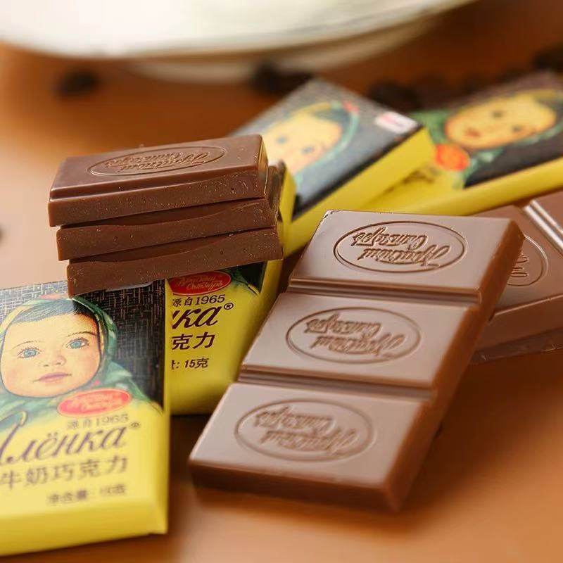 Imported Russian Ailianqiao Milk Hazelnut Mini Chocolate Big-Headed Doll Pure Cocoa Butter Black Chocolate Zero Box