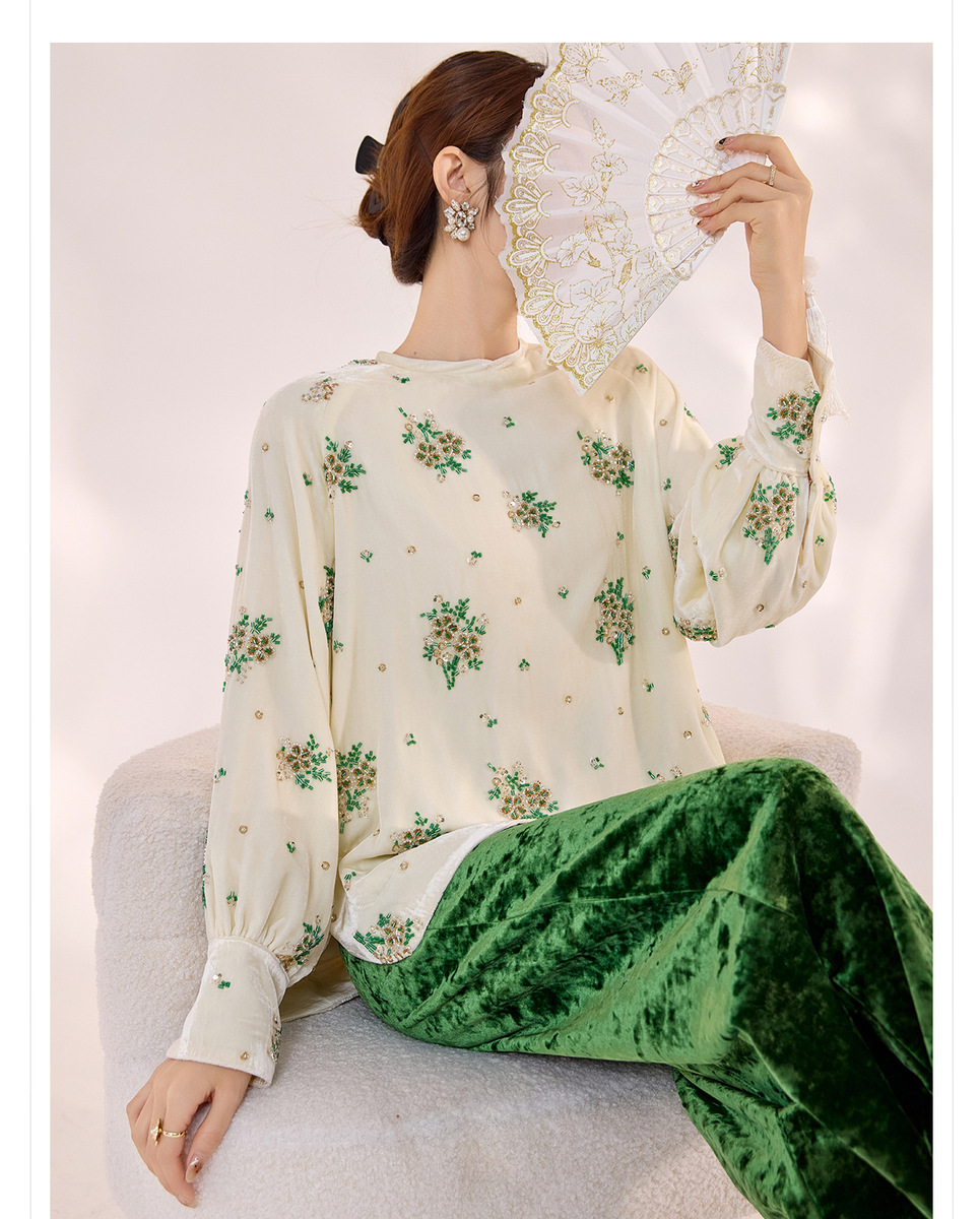 Áo sơ mi nữ cổ tròn tay dài thêu hoa đính cườm — Dương Tây Đỏ (Giao Hàng Ngay), Mực lụa đen (giao hàng trong ngày)