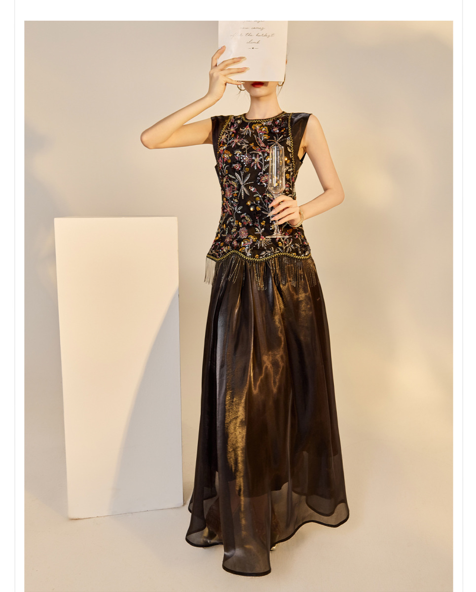 Bộ áo gile tua rua thêu sequin kèm chân váy dài họa tiết hoa — Chân váy ánh sáng (giao hàng trong 7 ngày), Chân váy ánh sáng (giao hàng trong ngày), Áo gile tua rua (giao hàng trong 7 ngày), Áo gile tua rua (giao hàng trong ngày)