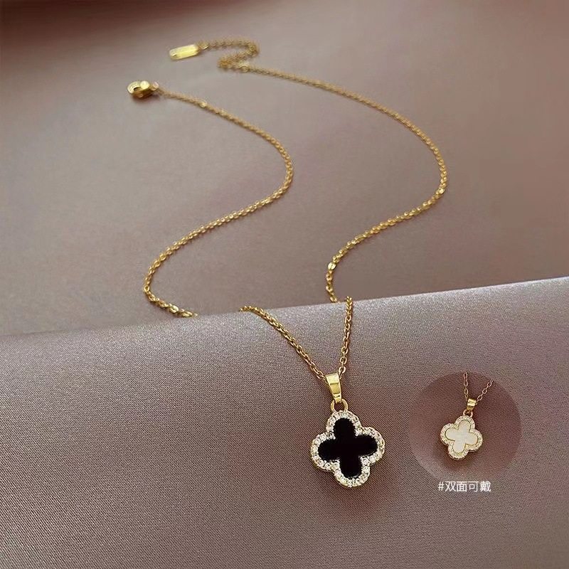 Double-sided Clover titanium steel necklace light luxury clavicle chain with simple same style ear studs factory direct sales large quantity Congyou