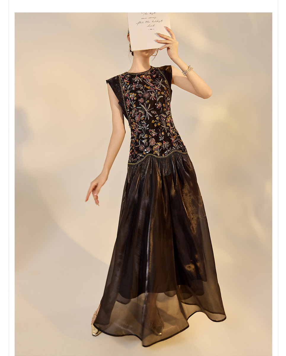Bộ áo gile tua rua thêu sequin kèm chân váy dài họa tiết hoa — Chân váy ánh sáng (giao hàng trong 7 ngày), Chân váy ánh sáng (giao hàng trong ngày), Áo gile tua rua (giao hàng trong 7 ngày), Áo gile tua rua (giao hàng trong ngày)