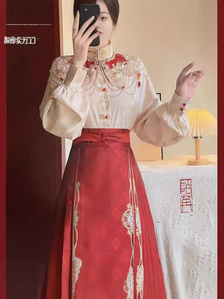 New Chinoiserie Han Dynasty Women's Toast Clothing Engagement Clothing Suit Embroidered Top Cloud Shoulder National Style Red Horse Face Skirt Heavy Industry