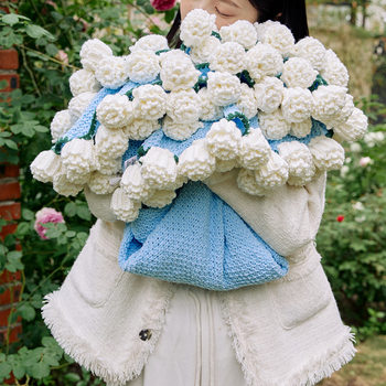 New Finished Rose Bouquet Blanket Sangwei Multifunctional Flower Cover Blanket Gift Bouquet Woven Shawl Blanket