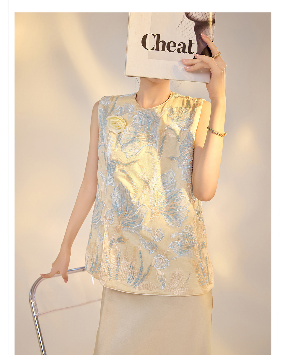 Áo vest nữ không tay thêu hoa nổi chất liệu satin phối họa tiết cành hoa — Hồng xanh (phát hành cùng ngày), Màu xanh hồng (giao hàng trong 7 ngày), Màu xanh mơ (giao hàng trong 7 ngày), Màu xanh mơ (phát hành cùng ngày)