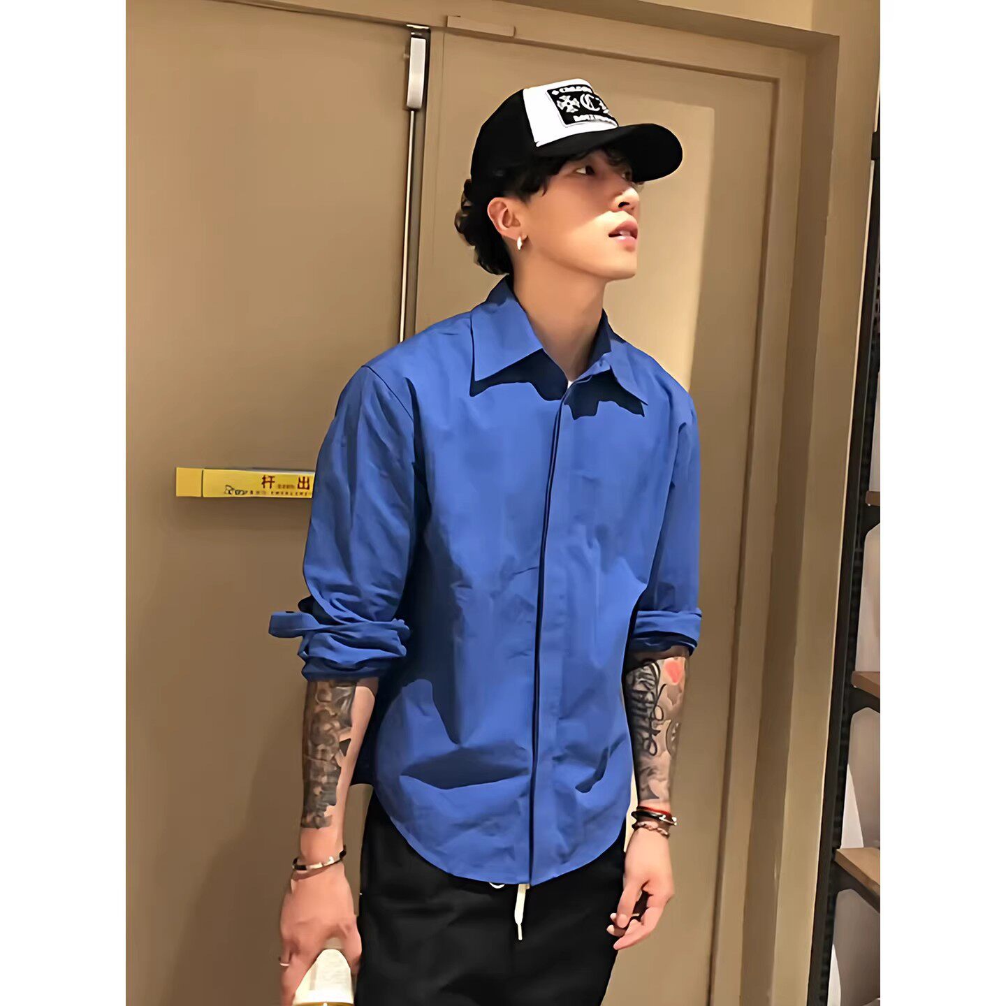 เสื้อเชิ้ตแขนยาวสีน้ำเงินเข้ม Klein Blue สำหรับผู้ชายและผู้หญิง สไตล์บางเบาในฤดูร้อน เสื้อแจ็กเก็ตเชิ้ตแต่งเลเยอร์สุดหรูมีสไตล์