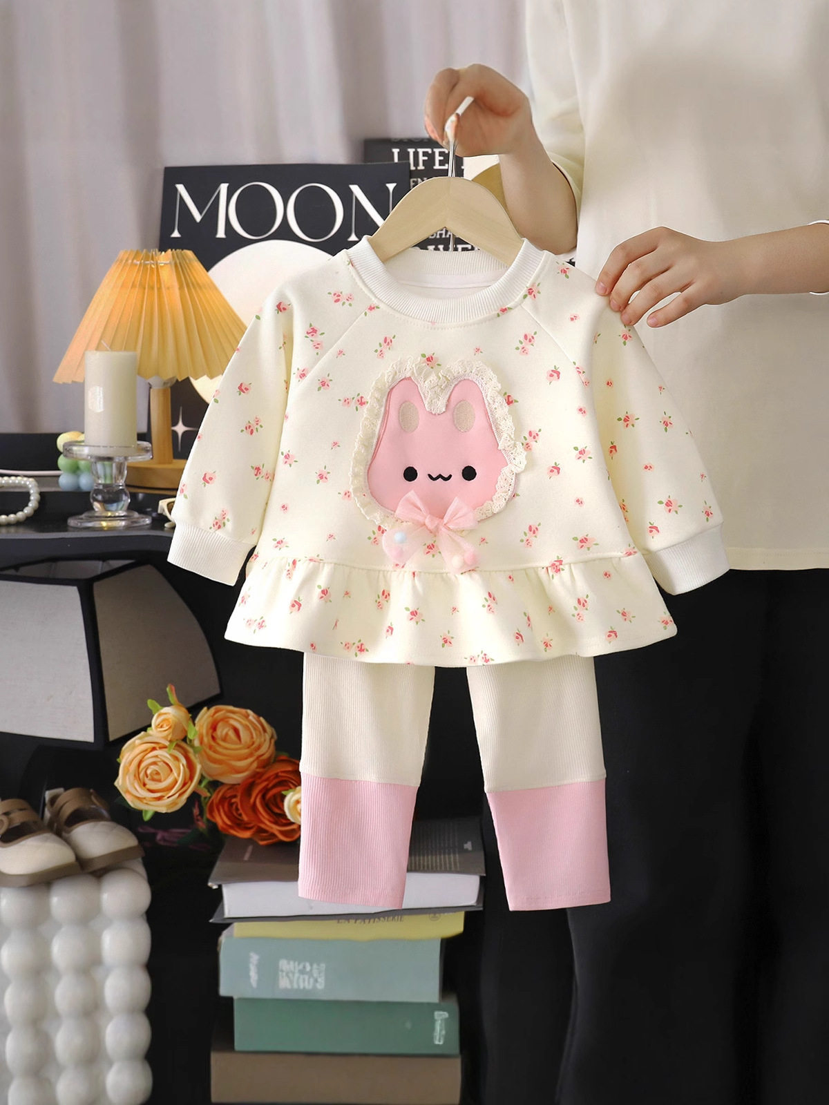 Girls' New Autumn Korean Style Set, Cartoon Hello Kitty Floral Hem Hoodie & Color-Block Leggings, Sweet Outfit