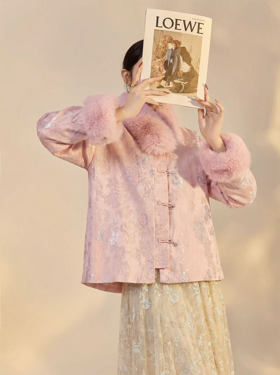 Áo khoác nữ dạ thêu hoa đính cườm lót lông dày dặn — Hồng phấn lót lông (giao hàng 7 ngày), Hồng phấn lót lông (giao hàng trong ngày), Trắng ngà lót lông (giao hàng trong ngày), Trắng ngà lót nhung (giao hàng trong 7 ngày)