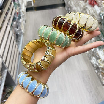 European and American Acrylic Bracelets, Personalized High-End Geometric Irregular Bracelets, Fashionable and Trendy Hand Accessories Wholesale for Women