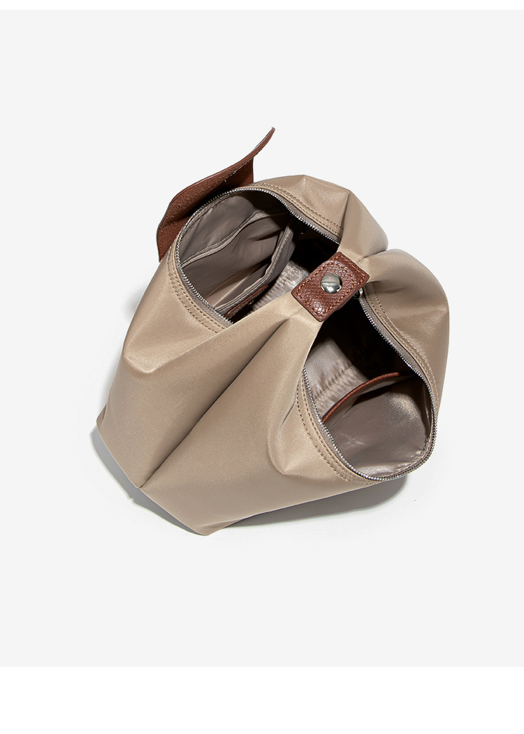 Túi đeo chéo nữ dáng bánh bao cỡ lớn chất liệu nylon chống thấm nước — D2825 # Cappuccino/Nâu, D2825 # Đen/Nâu, D2825 # Đỏ Bordeaux/Nâu, D2825 # Kaki/Nâu