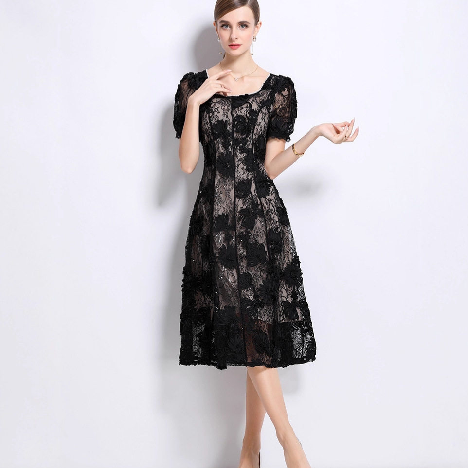 French Elegant Beaded Square Neck Dress High End Fit and Flare Design Embroidered Floral Tulle Long Gown Wholesale