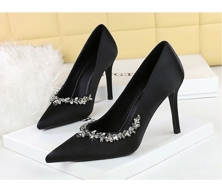 Giày cao gót nữ mũi nhọn chất liệu satin đính đá sang trọng dự tiệc — -2 màu đen 10CM, -2 màu sâm panh 10CM, -2 màu xanh lá cây 10CM, -A2 đen 7CM