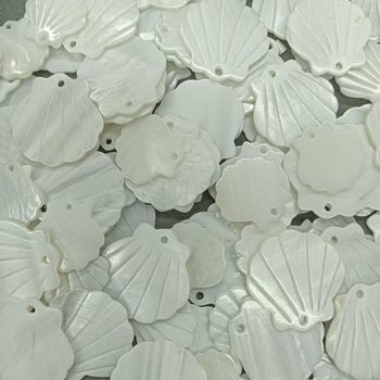 Freshwater Shell Carving Fan-Shaped 17/22/27 mm Antique Jewelry DIY Material Handmade Jewelry Accessories