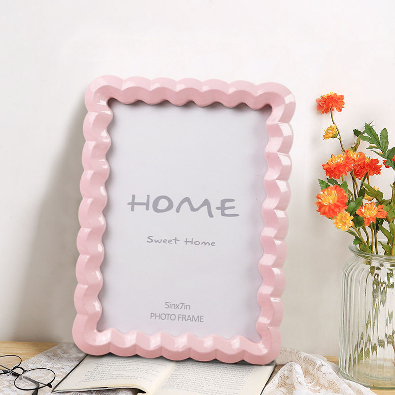 Nordic Solid Color Wave-Shaped Resin Photo Frame, Dual-Purpose for Hanging or Display, Perfect Home Decoration, Cross-Border Bestseller 5*7