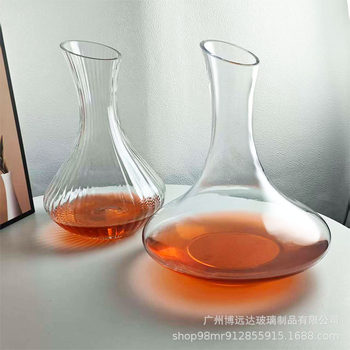 Red Wine Decanter for Home Use, Light Luxury and High-End Feel, Commercial Use with Handle, Thickened Wine Dispenser, Liquor Decanter for Wine and Spirits