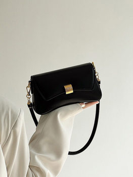 High-grade bag for women 2023 New Style French stick bag retro portable underarm bag western style girl shoulder messenger bag